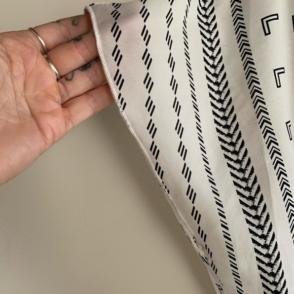 GEOMETRIC BLACK WHITE SHEATH DRESS L - Picture 6 of 9